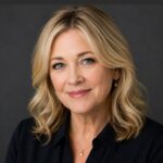 Portrait of Jojo Moyes