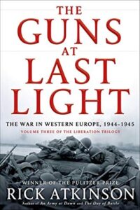 Book cover of Guns at Last Light by Rick Atkinson